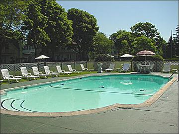 Shoreway Acres Inn Фолмут Экстерьер фото