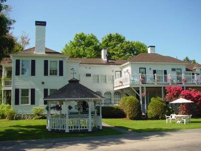 Shoreway Acres Inn Фолмут Экстерьер фото